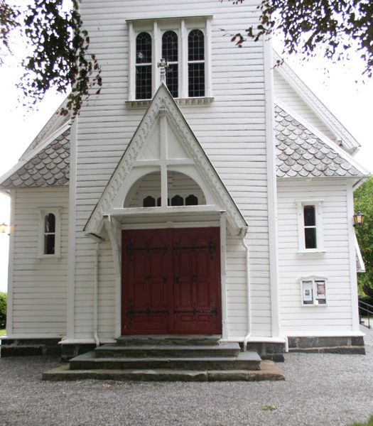 Fil:Utne eksteriør frå vest, AMH 2006.jpg