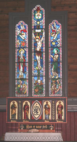 Fil:Utne glasmåleri B. Greve, AMH 2006.jpg