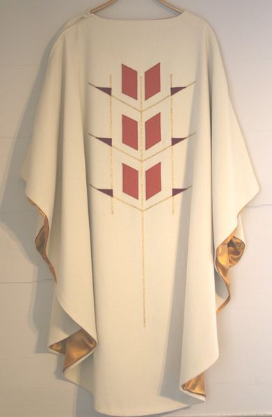 Fil:Utne parament messehakel b ryggside, AMH 2006.jpg