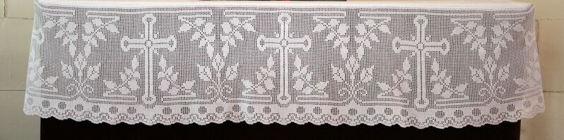 Fil:Veitastrond kapell, altarduk, AMH 2011.jpg