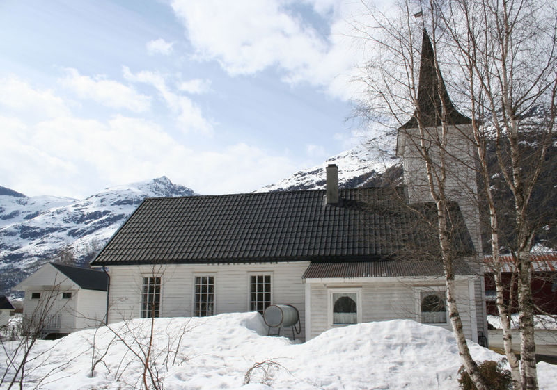 Fil:Veitastrond kapell, austfasade, AMH 2011.jpg