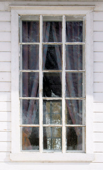 Fil:Veitastrond kapell, vindauge, AMH 2011.jpg