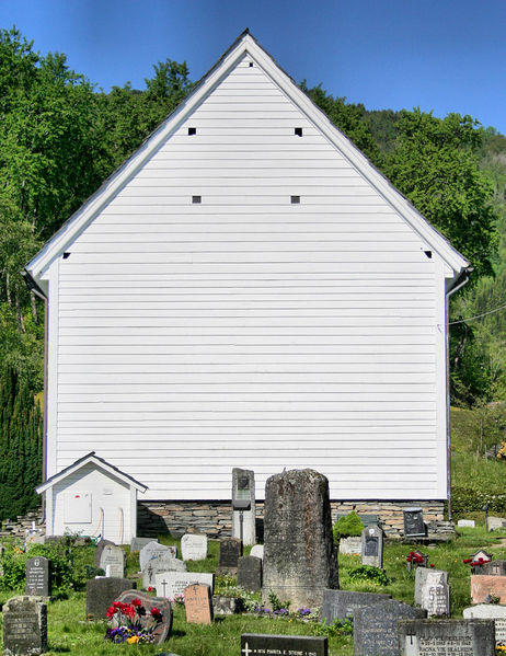 Fil:Vikøy, austfasade, AMH 2007.jpg