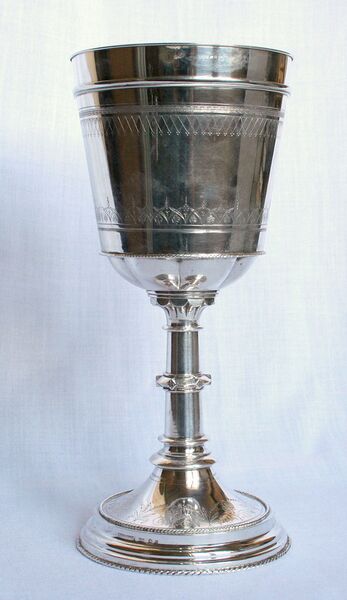 Fil:Vikøy kyrkje, kalk, AMH 2007.jpg