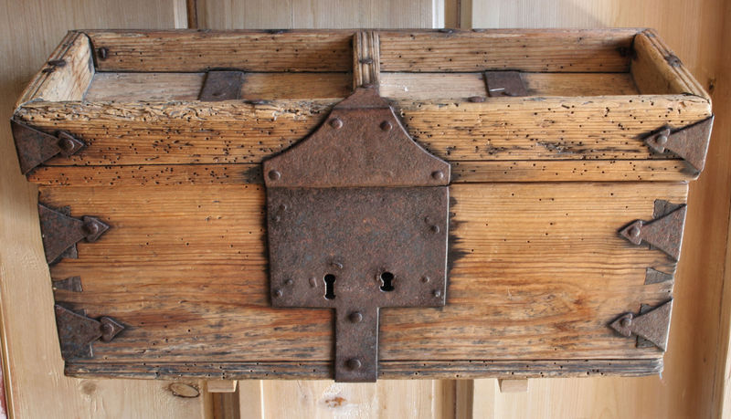 Fil:Vinje, bøsse 2, AMH 2007.jpg