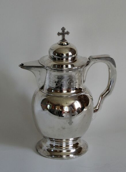 Fil:Vinje, vinkanne, AMH 2007.jpg