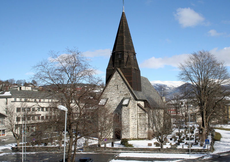 Fil:Voss, eksteriør frå sørvest, AMH 2008.jpg