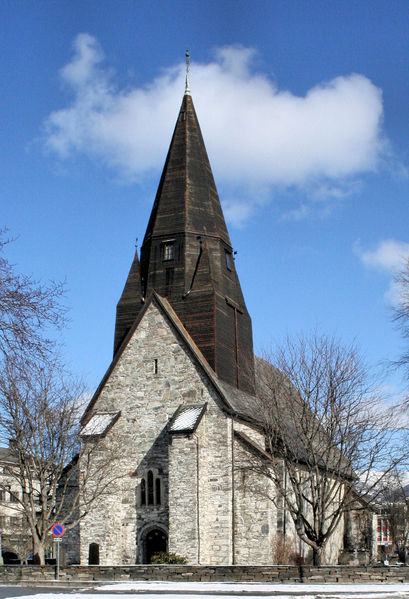 Fil:Voss, eksteriør frå sørvest 1, AMH 2008.jpg