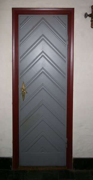 Fil:Voss, intern dør i nordtilbygget.jpg