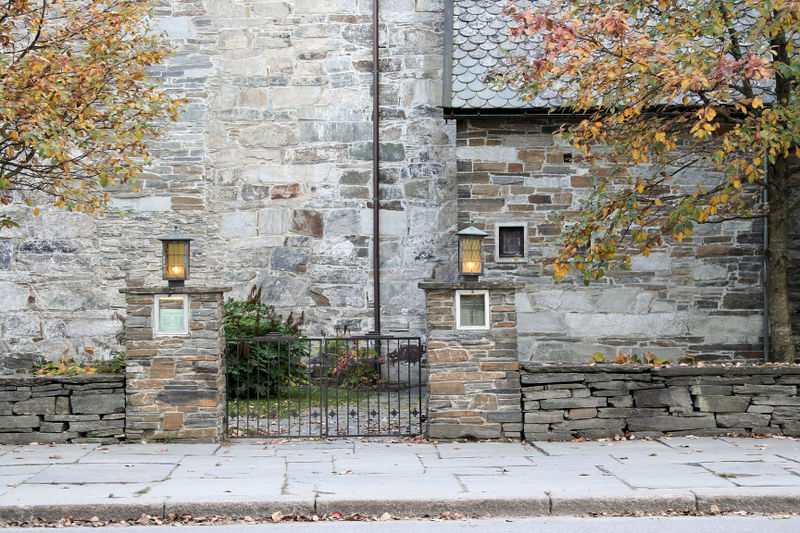 Fil:Voss, nordporten, AMH 2007.jpg