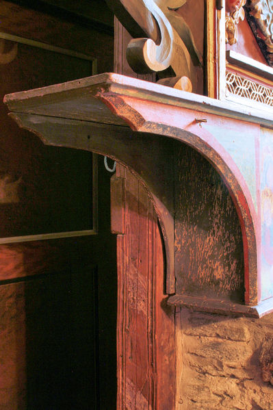 Fil:Voss, predella, nordside, AMH 2007.jpg