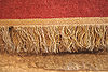 Voss, raudt altarklede (b) med frynser, AMH 2007
