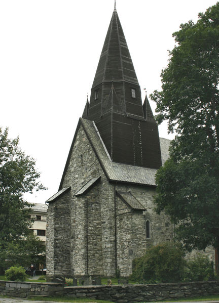 Fil:Voss, sett frå sørvest, AMH 2005.jpg