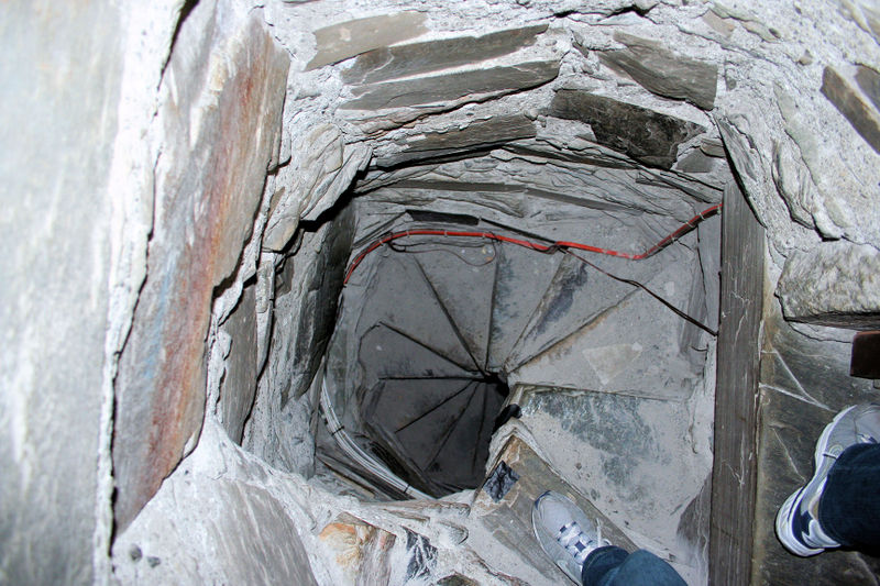 Fil:Voss, trapp i korbogemuren.jpg